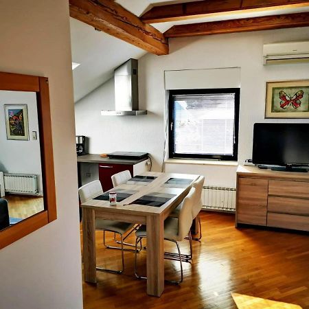 Ela'S Apartment Komenda Dış mekan fotoğraf