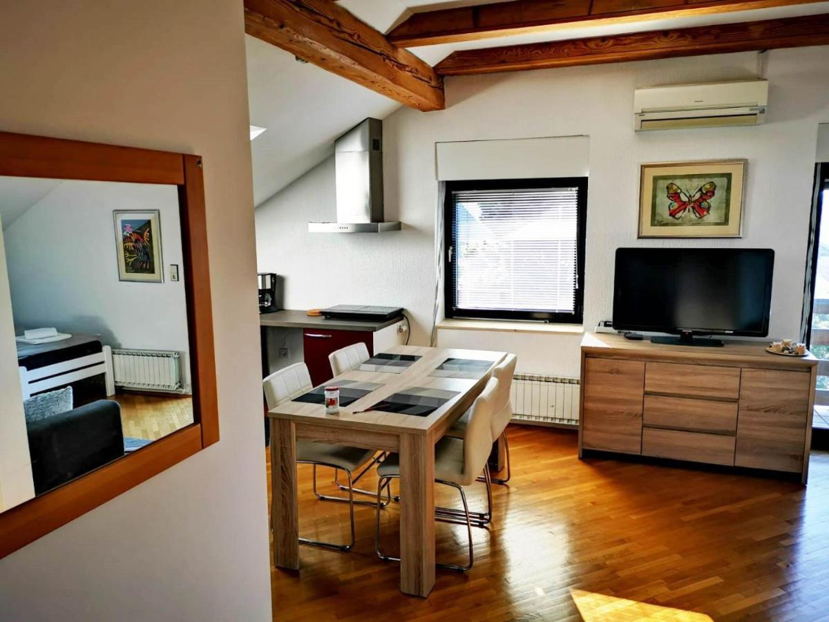 Ela'S Apartment Komenda Dış mekan fotoğraf