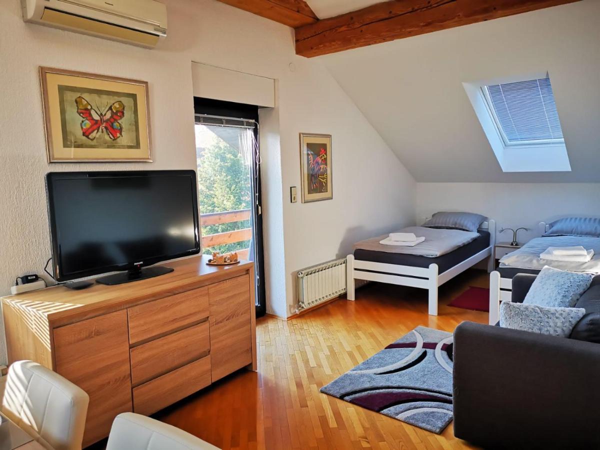 Ela'S Apartment Komenda Dış mekan fotoğraf